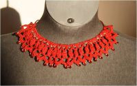 collier rouge perle et crochet